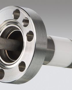 Feedthrough with CF flange
